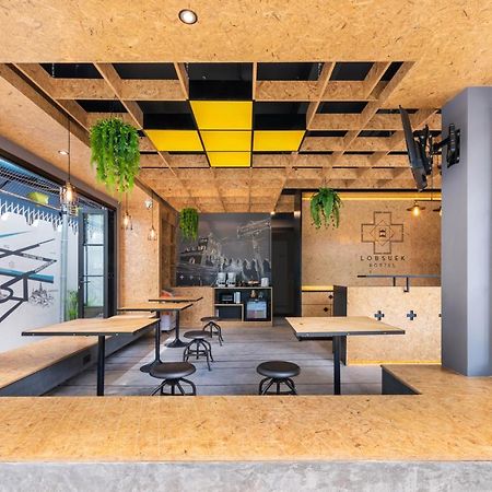 Lobsuek Hostel Банкок Екстериор снимка