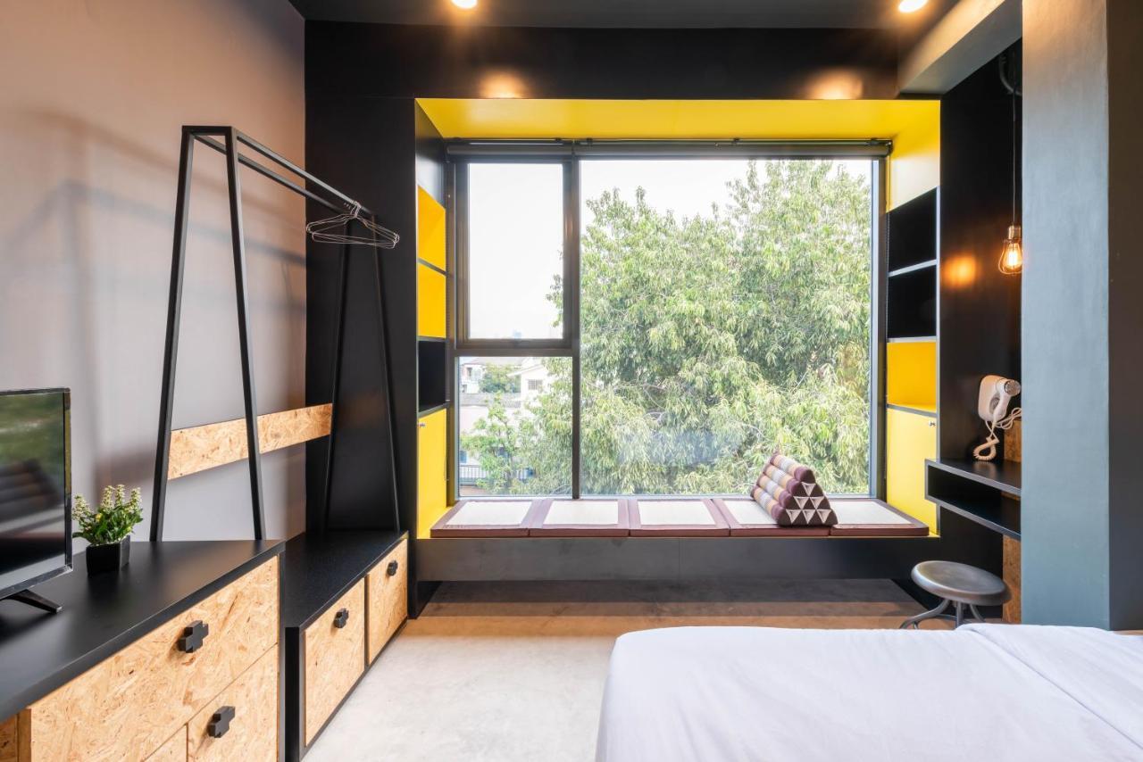 Lobsuek Hostel Банкок Екстериор снимка