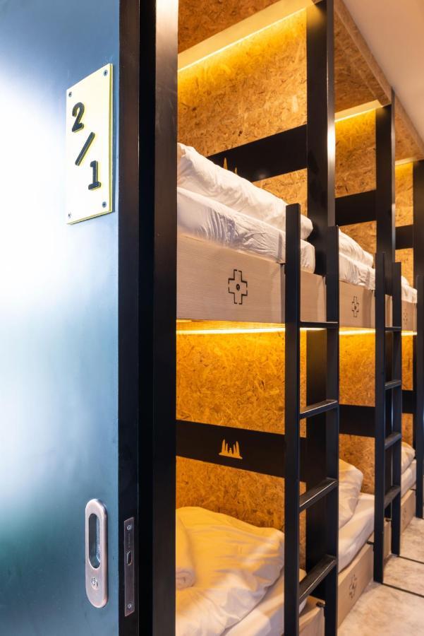 Lobsuek Hostel Банкок Екстериор снимка